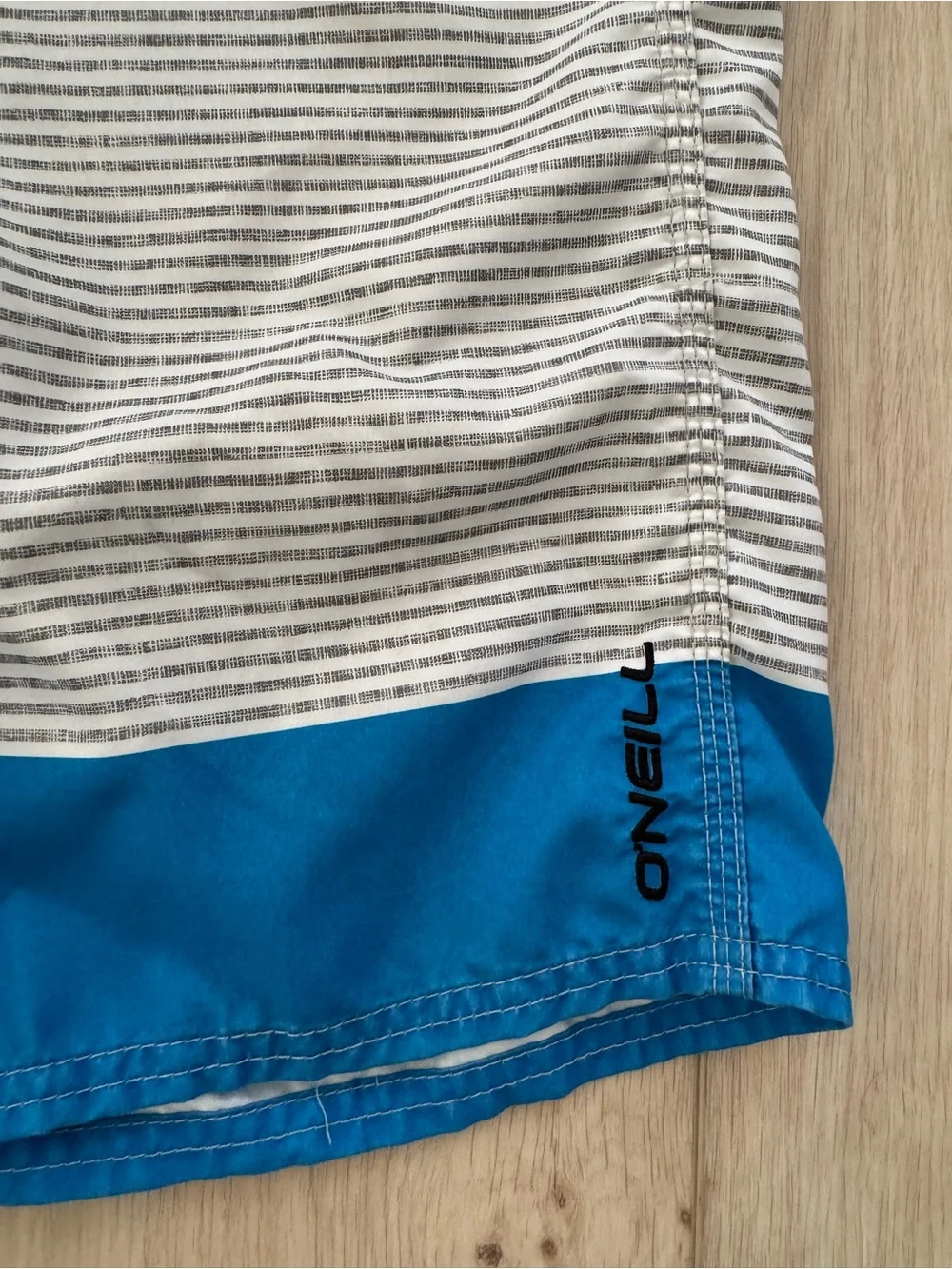 Mens O’Neill gray blue stripe board shorts surf swim trunks size 32 unlined